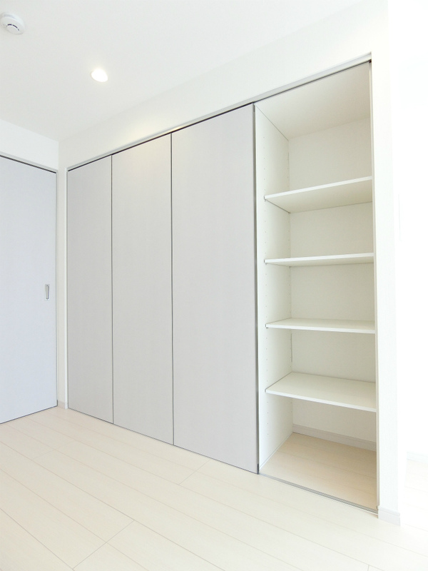 リブリ・栄月 収納