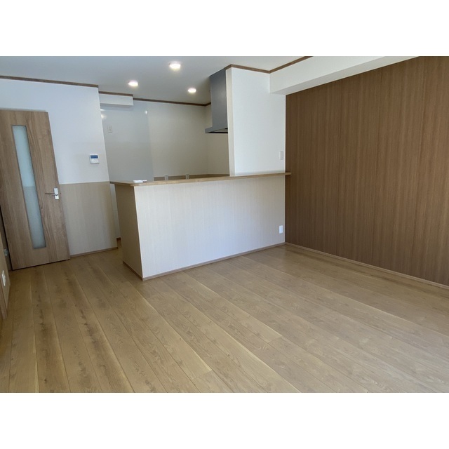 メゾン　リエール1階 内観