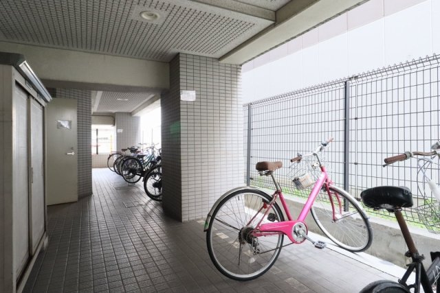 エクセル鶴見7階 駐輪場