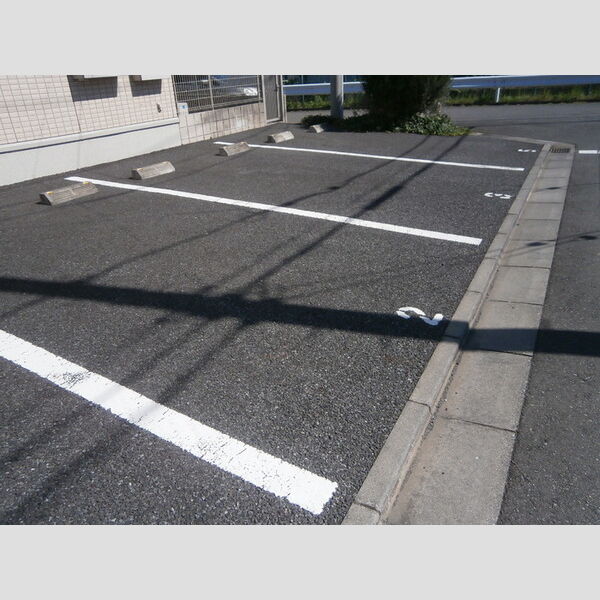 グランシャリオ万願寺 駐車場(空き区画はご確認ください)