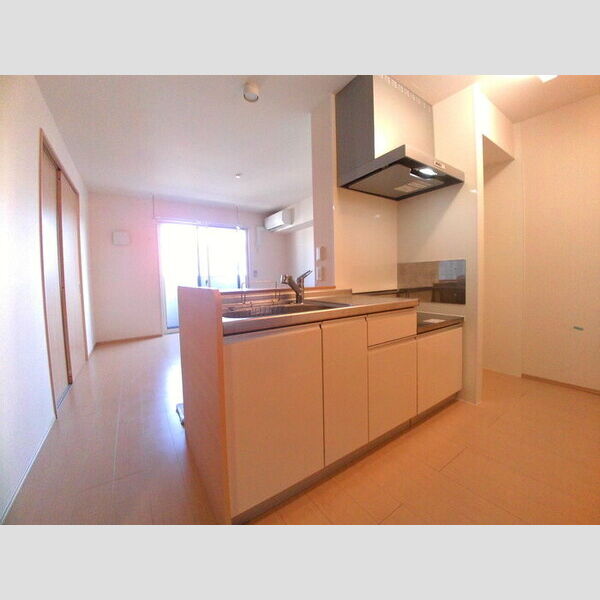 ルガール・セレナ 対面キッチン