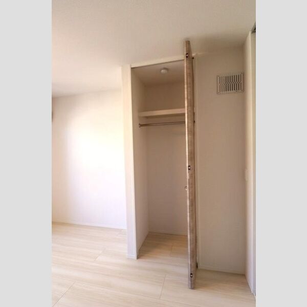 ルリアン北小岩Ⅲ301号室 クローゼット