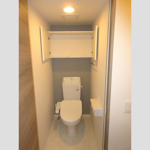 セレスティア高島平203号室 トイレ温水洗浄便座