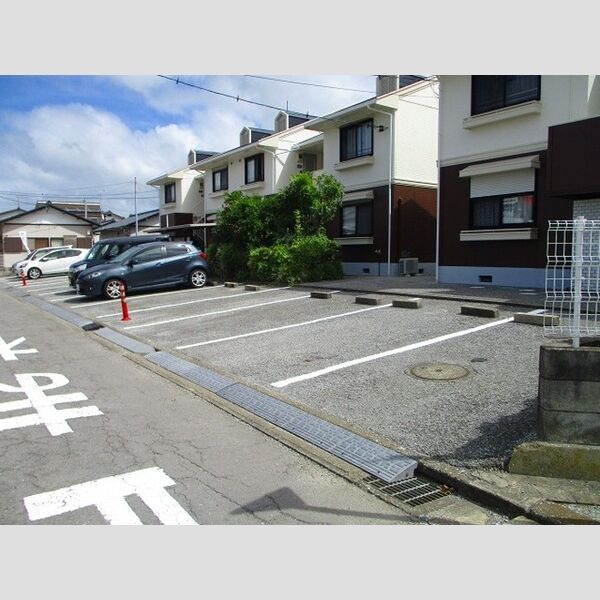 サンヴィラージュA・BA103号室 駐車場