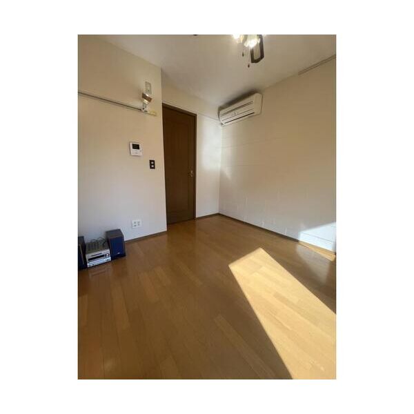 モデラート リビング