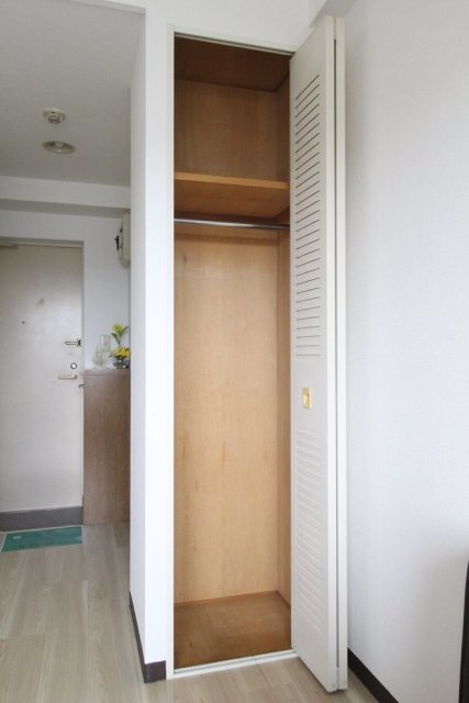 ロワレール横浜西壱番館 クローゼット※家具･小物はイメージです