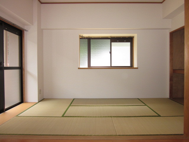 ファミール鷺沼 洋室に変更済みです。