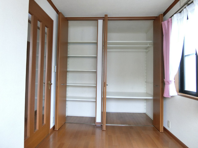 元郷一丁目貸家 1階収納