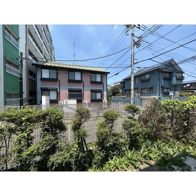 メゾンアゼリア102号室 物干しアームあり