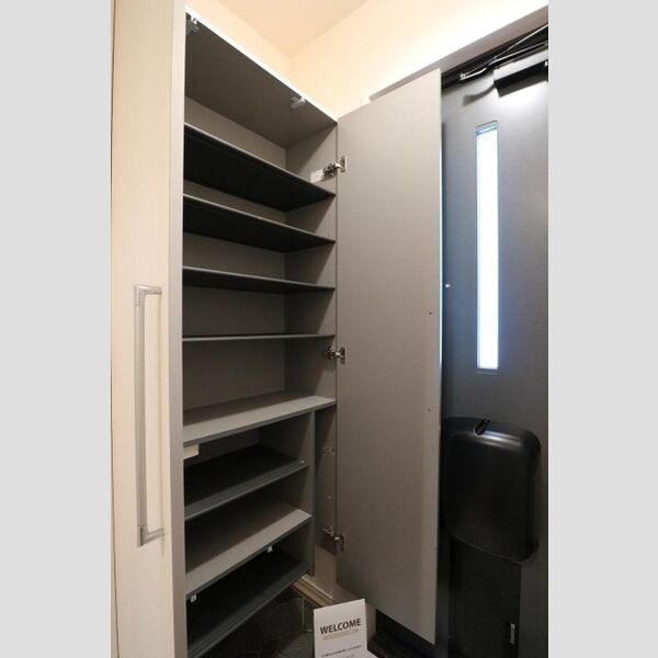 Luce203号室 シューズボックス