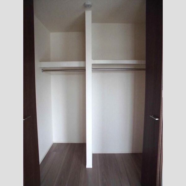 ブラウンヒルズ301号室 クローゼット♪