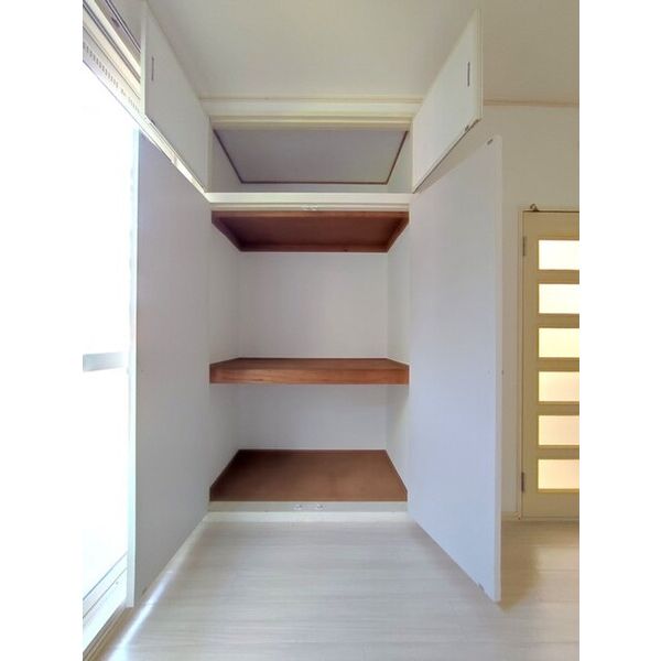 グリーンウェーブ・吉野0102号室 収納