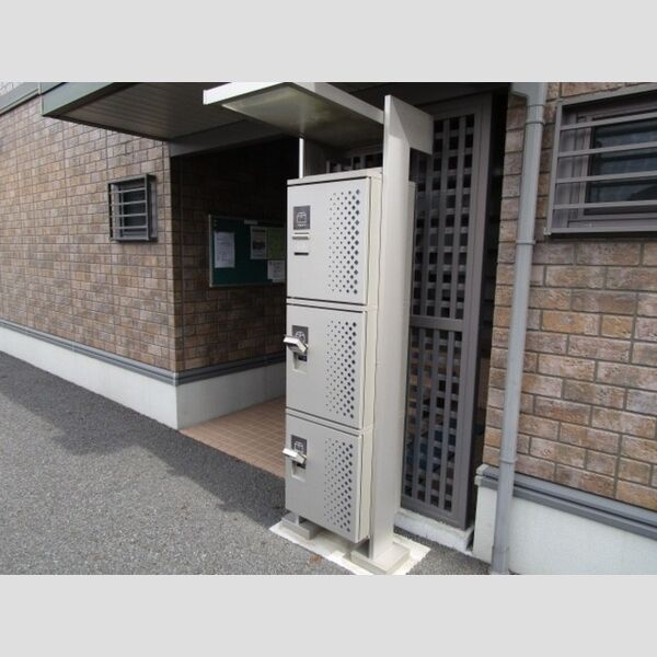 ヴィラ・メルベーユ　Ⅱ101号室 宅配ボックス