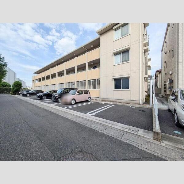 ロイヤルローズ307号室 駐車場