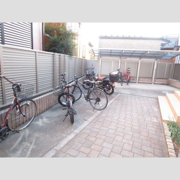 ピノラソ 駐輪場