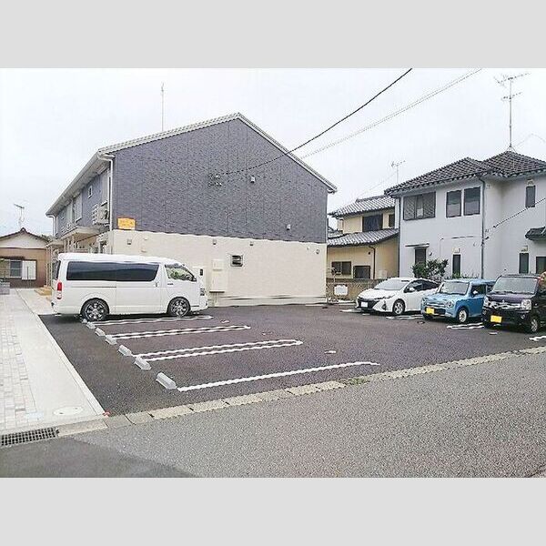 ヴァンベール 駐車場