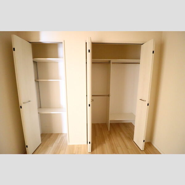 山善ビル 物入・クローゼット