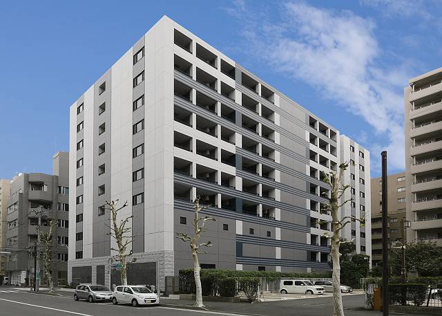 ガーラ・プレシャス横濱関内4階 青い海と白い波をイメージした外観デザイン