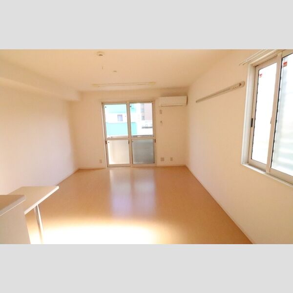 レセンテ南越谷 洋室