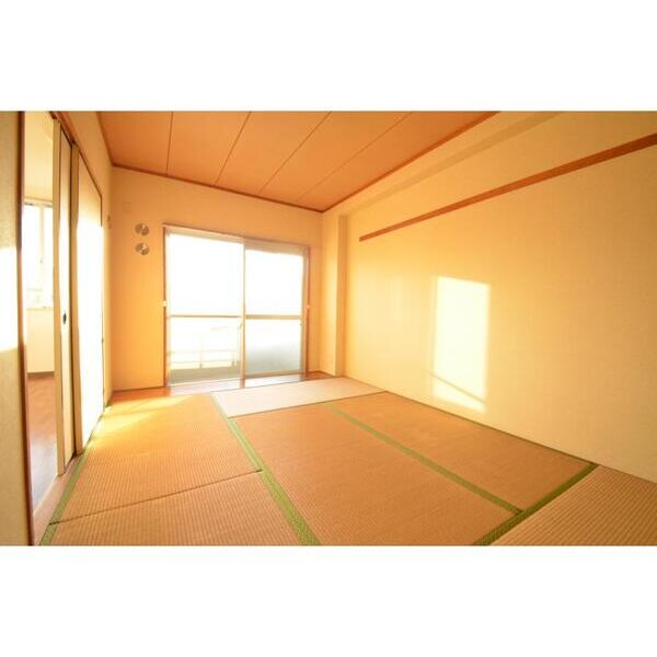 ベルウイング幕張301号室 リビング