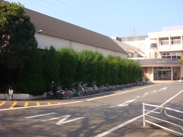 ラリアンス　弐番館 秋川体育館まで792ｍ