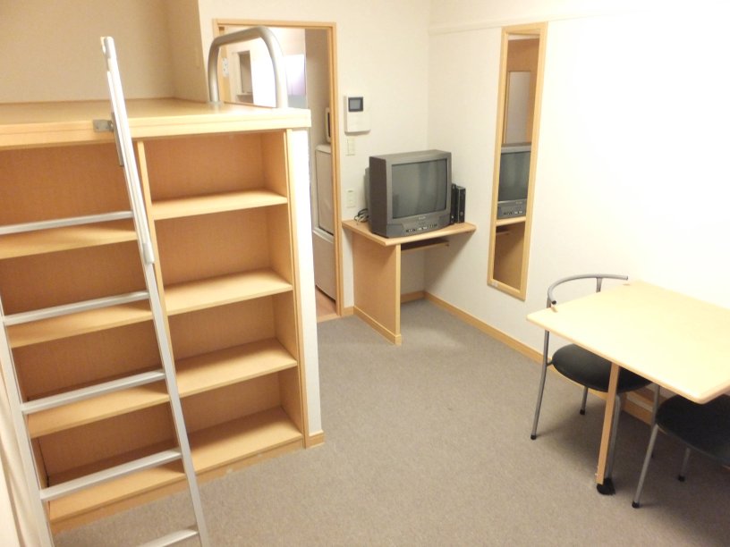 レオパレスＫｏｓｍｏｓ 寝室