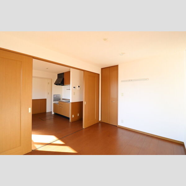 セジュール山の根103号室 洋室