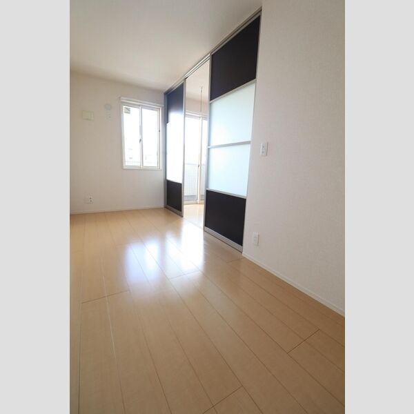 プランドール幸房　参番館201号室 洋室