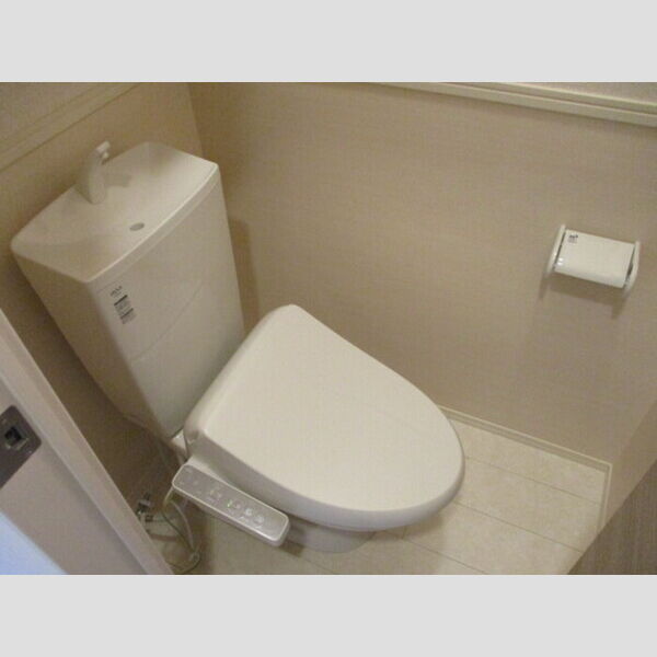 サウスヒルズⅢ105号室 温水洗浄暖房便座