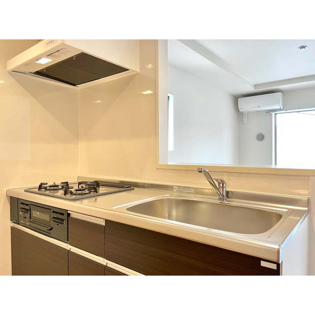 Ｒｅｇａｌｏ201号室 ☆3口ガスコンロ　※同間取り部屋写真とな