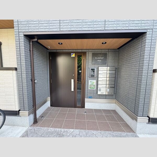 ウィステリア301号室 エントランス