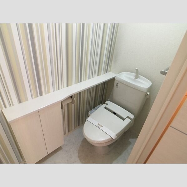 シェリール 温水洗浄暖房便座です♪