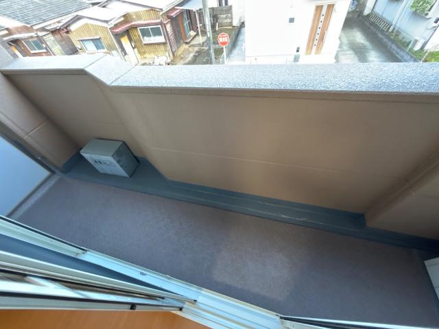 ライジング・サン203号室 ベランダ