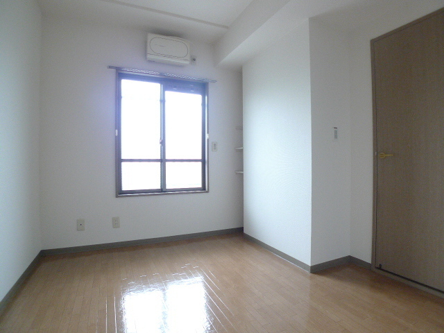 フローラ市川0201号室 洋室４．５帖