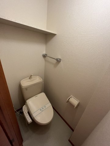 メイプル・ガーデン0106号室 トイレ