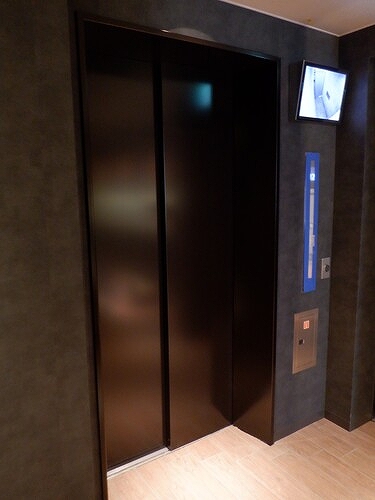 ＲＥＦＲＡＭＥ ５ Ｉｒｉｙａ7階 エレベーター