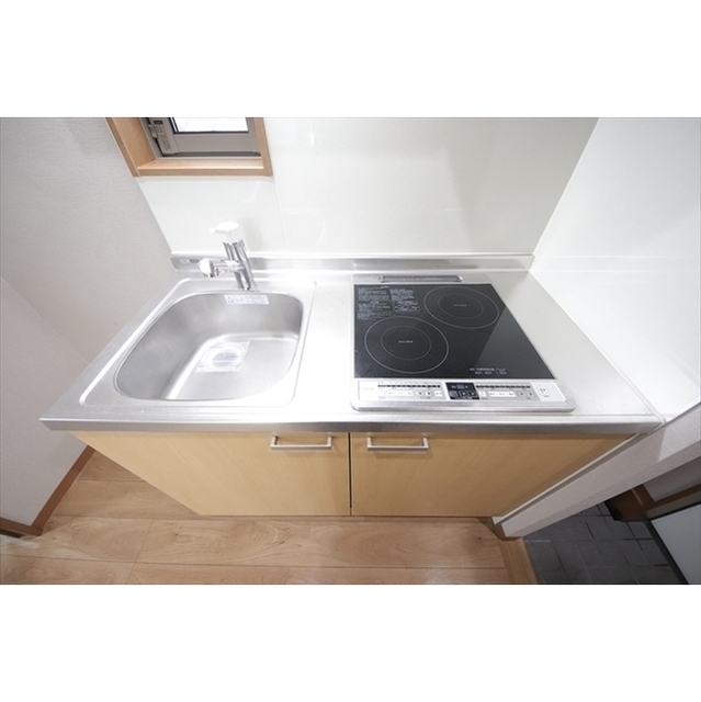 サリス万世町A棟0101号室 内観