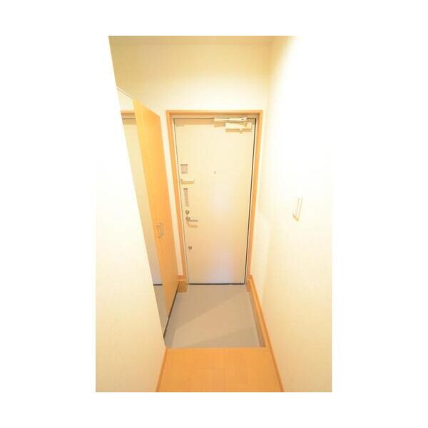 メレン湘南103号室 玄関