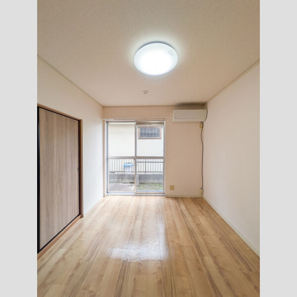コスモプラザ　C101号室 洋室6帖
