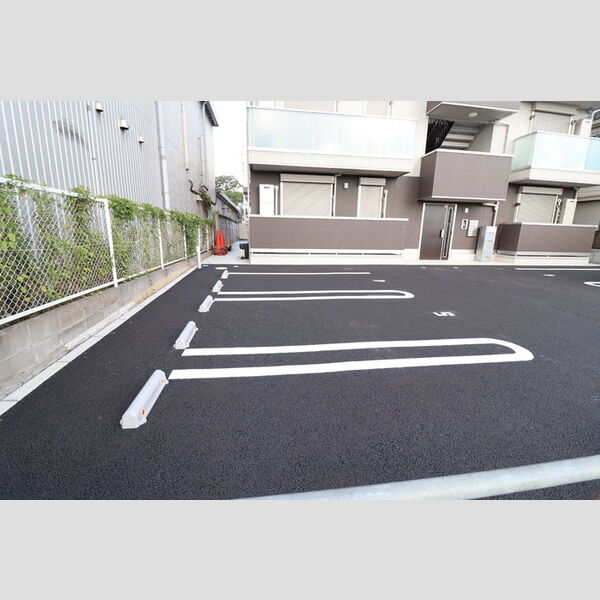 パークサイドSOGA 駐車場