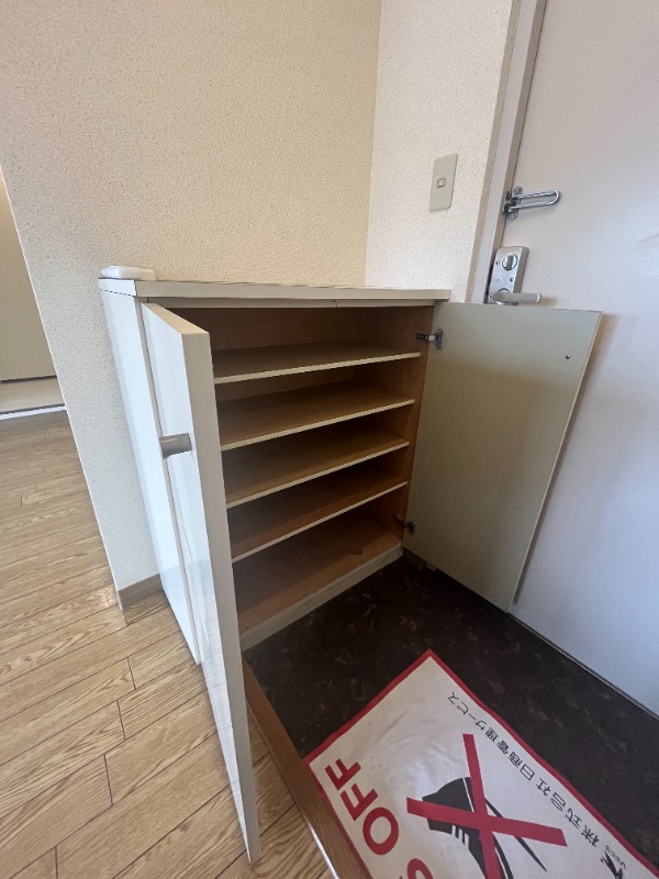 パティオ市ヶ尾2階 玄関