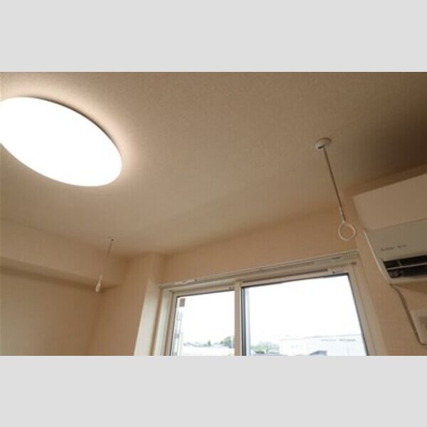 Ferro Palazzo　D棟303号室 室内物干し