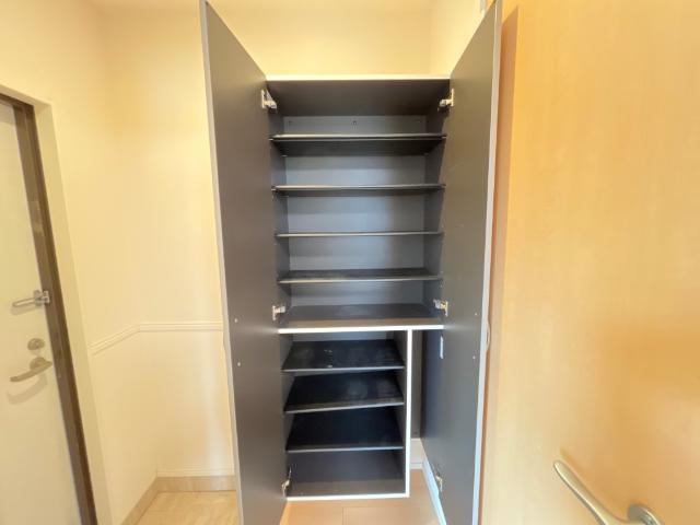 エストレヤ 下駄箱