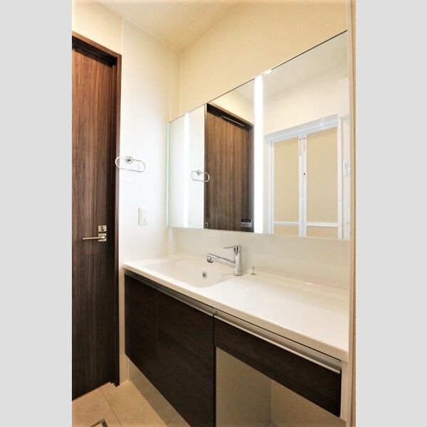 フォーリア　B 洗髪洗面化粧台