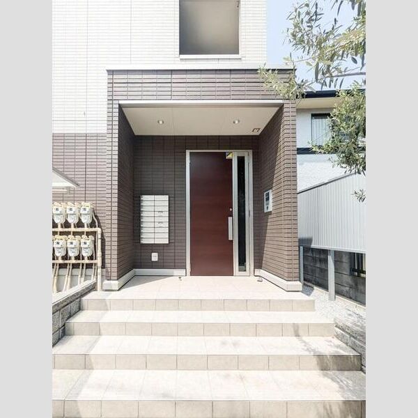 コリーヌヴェール上小303号室 エントランス