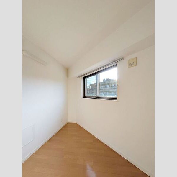 ラフレ東川口201号室 洋室