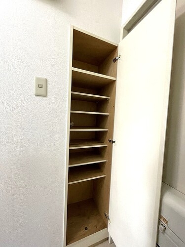 和光ハイツ2階 下駄箱　※同タイプ別部屋前回募集時2023.4撮影