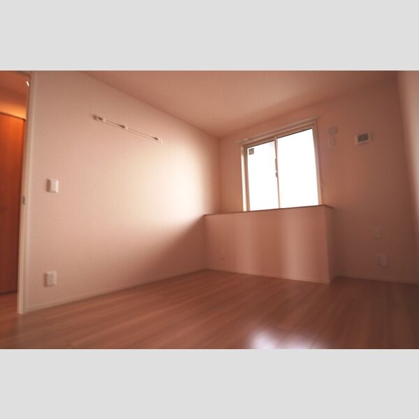 リリーベル0103号室 明るい洋室!