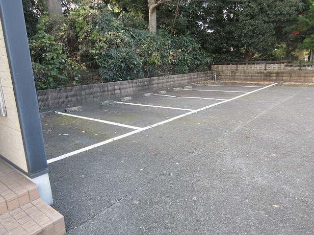 レオパレスラピスライト104号室 外観