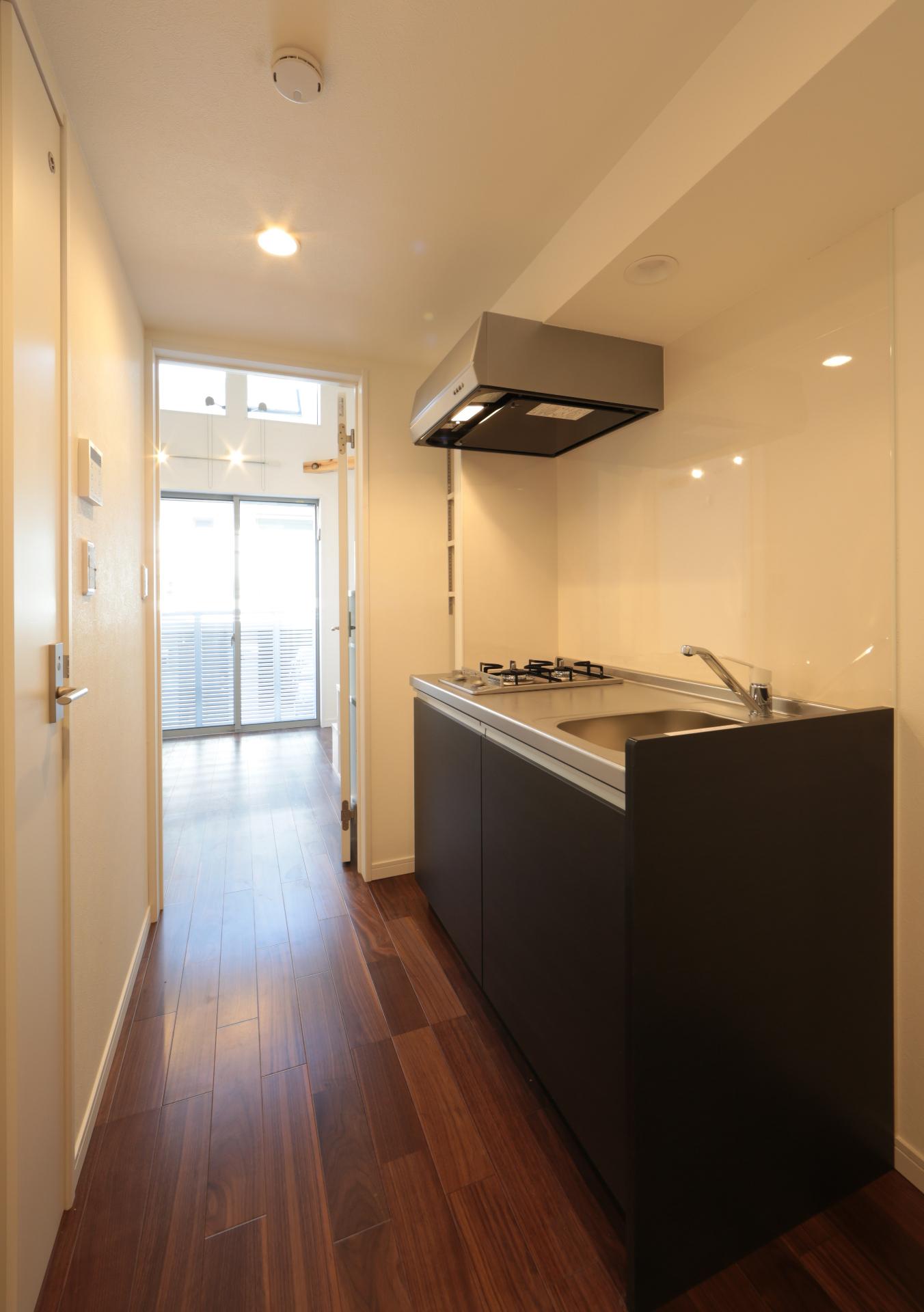 シャトレ生田緑地101号室 自炊も楽しく♪換気扇完備のシステムキッチン